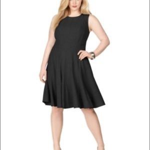 Sleeveless pleated A-line dress plus size in black